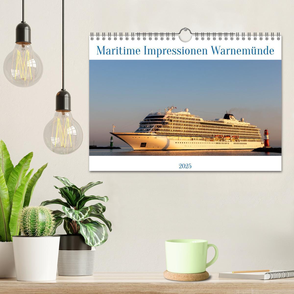 Bild: 9783383861970 | Maritime Impressionen Warnemünde (Wandkalender 2025 DIN A4 quer),...