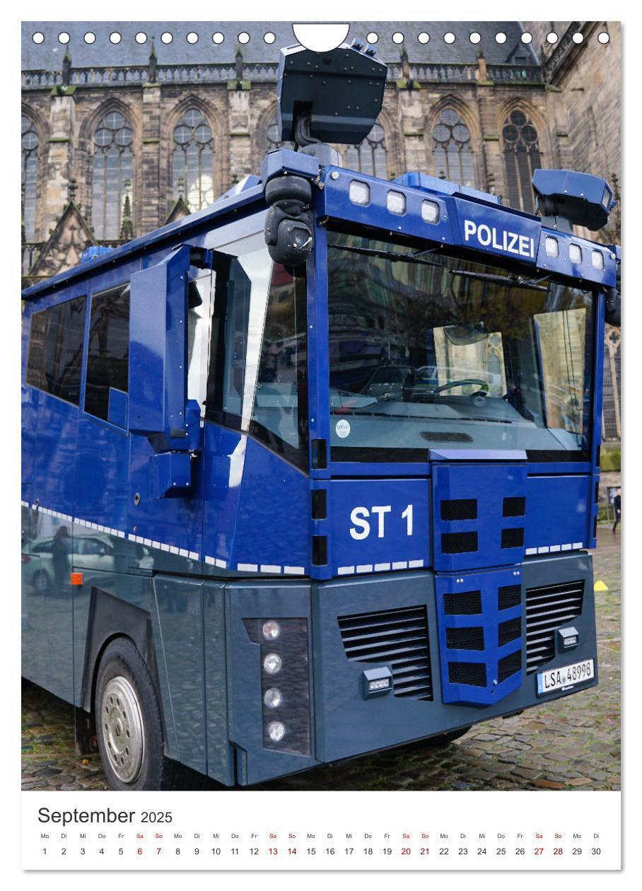 Bild: 9783435873326 | Tag der Polizei (Wandkalender 2025 DIN A4 hoch), CALVENDO...