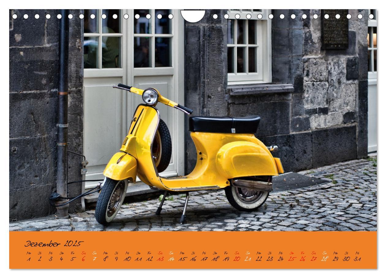 Bild: 9783383977985 | Vespa Liebe (Wandkalender 2025 DIN A4 quer), CALVENDO Monatskalender