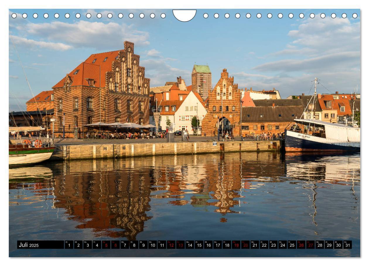 Bild: 9783435411191 | Hansestadt Wismar (Wandkalender 2025 DIN A4 quer), CALVENDO...