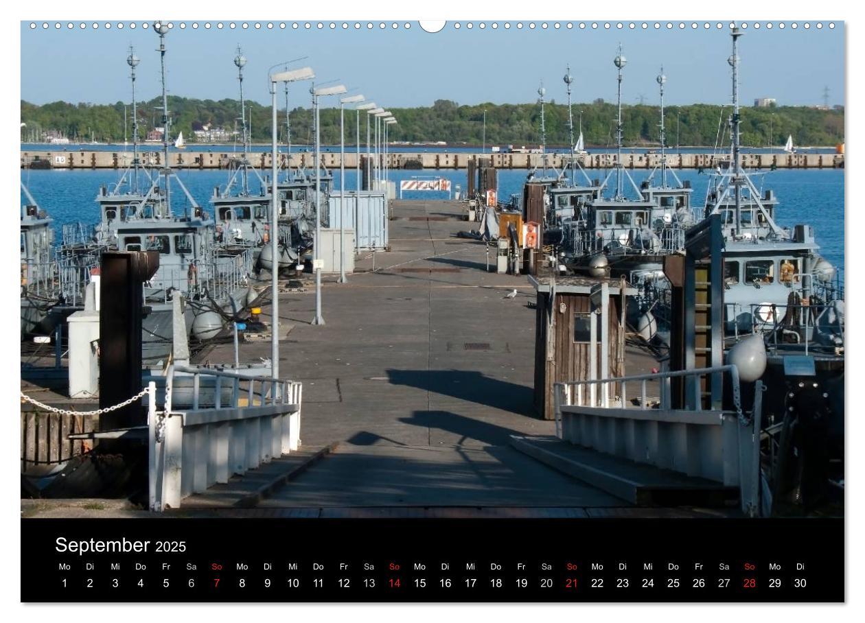 Bild: 9783435733088 | Marinestützpunkt Kiel (Wandkalender 2025 DIN A2 quer), CALVENDO...