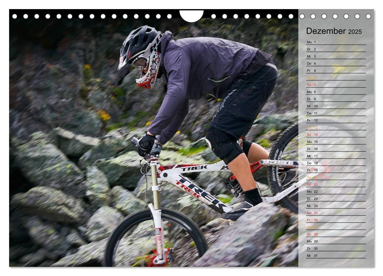 Bild: 9783435537396 | Downhill Moments (Wandkalender 2025 DIN A4 quer), CALVENDO...