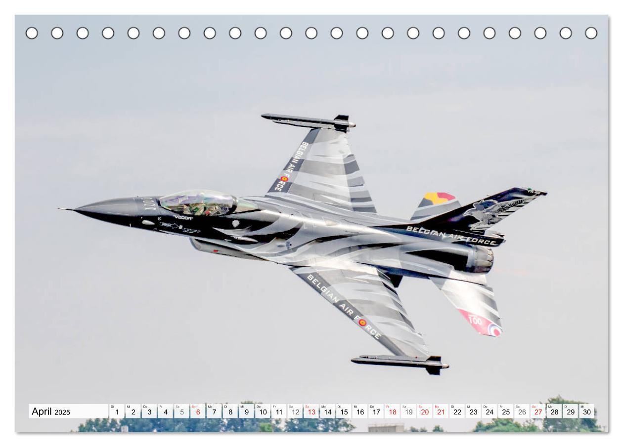 Bild: 9783435293186 | Militärjets am Boden und in der Luft (Tischkalender 2025 DIN A5...