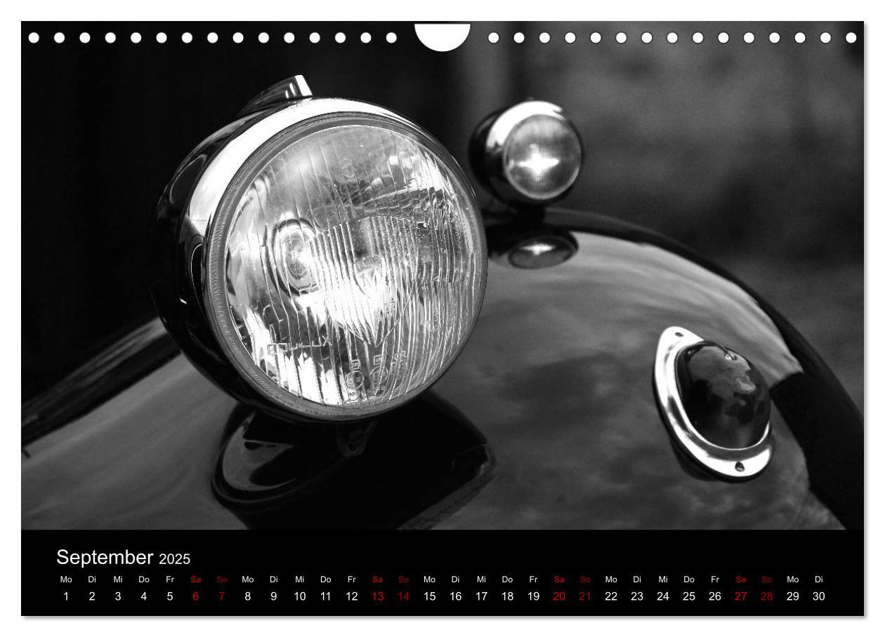 Bild: 9783435437290 | Citroën 11 CV Traction Avant in schwarzweiss (Wandkalender 2025 DIN...