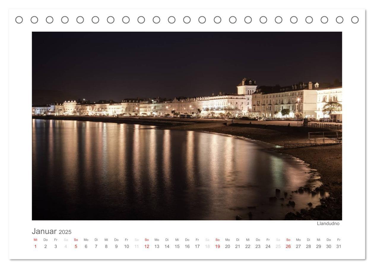 Bild: 9783435765782 | Eine Reise durch Wales (Tischkalender 2025 DIN A5 quer), CALVENDO...