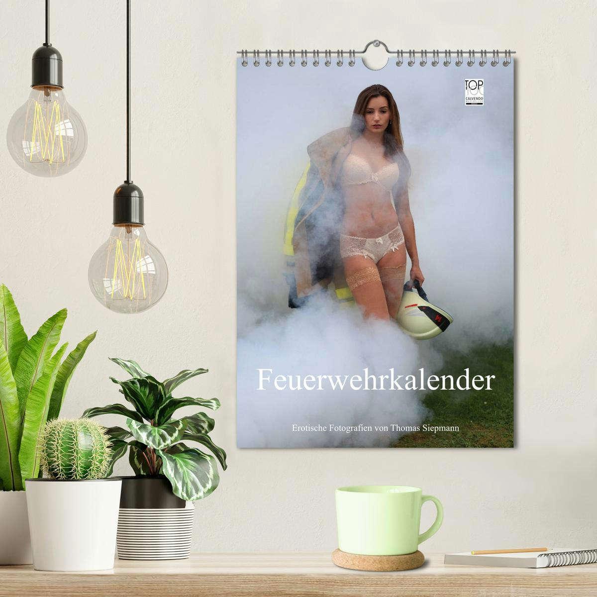 Bild: 9783457079089 | Feuerwehrkalender ¿ Erotische Fotografien von Thomas Siepmann...