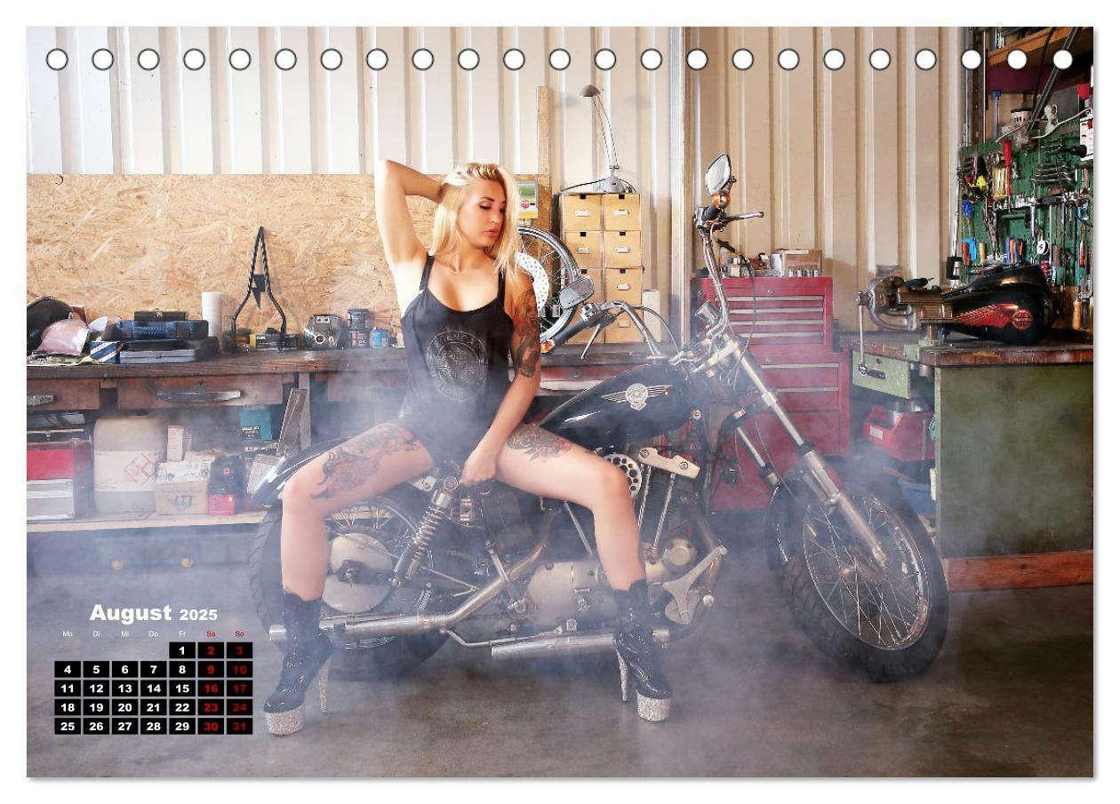 Bild: 9783383963728 | Motorräder und Sexy Girls (Tischkalender 2025 DIN A5 quer),...