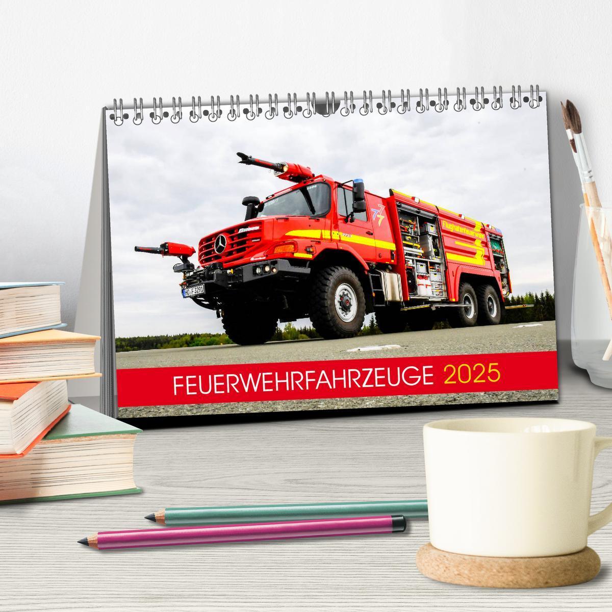 Bild: 9783435164325 | Feuerwehrfahrzeuge (Tischkalender 2025 DIN A5 quer), CALVENDO...