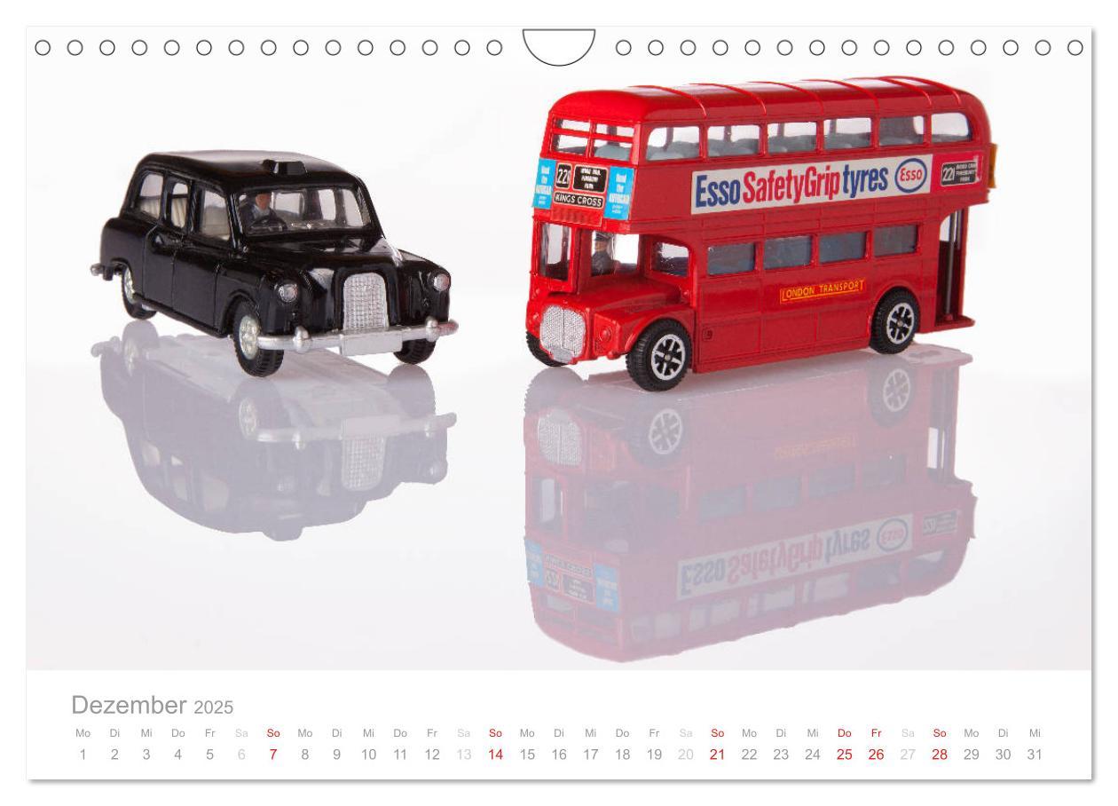 Bild: 9783435471041 | Dinky Toys Spielzeugautos (Wandkalender 2025 DIN A4 quer), CALVENDO...