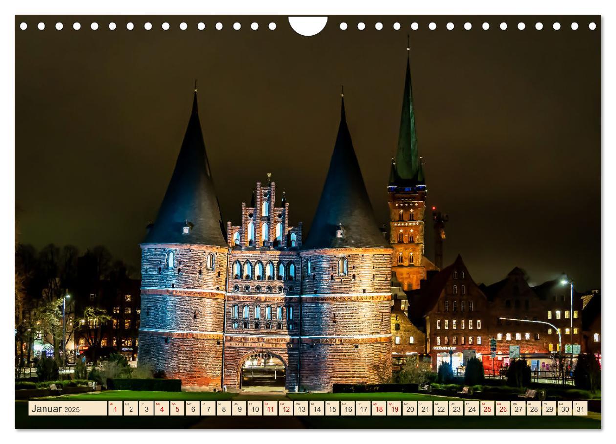 Bild: 9783383982927 | Lübeck bei Nacht (Wandkalender 2025 DIN A4 quer), CALVENDO...