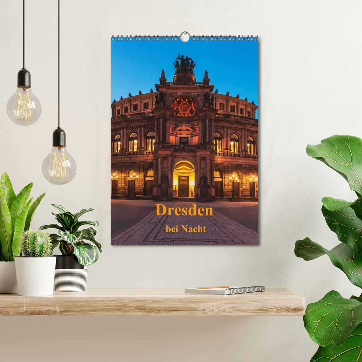 Bild: 9783457087671 | Dresden bei Nacht (Wandkalender 2025 DIN A3 hoch), CALVENDO...