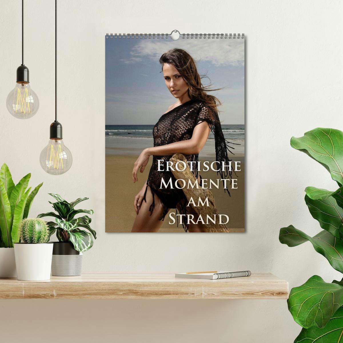 Bild: 9783457061749 | Erotische Momente am Strand (Wandkalender 2025 DIN A3 hoch),...