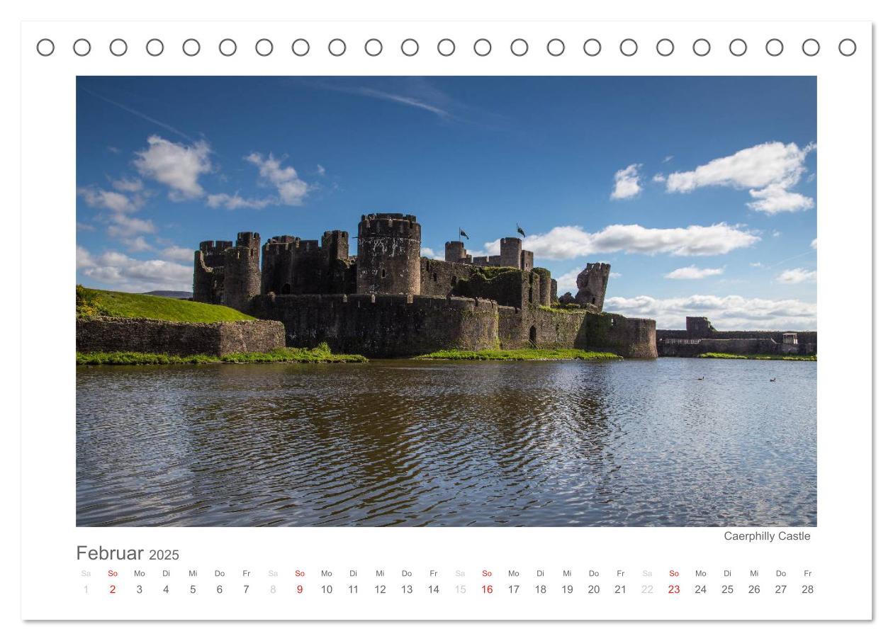 Bild: 9783435765782 | Eine Reise durch Wales (Tischkalender 2025 DIN A5 quer), CALVENDO...