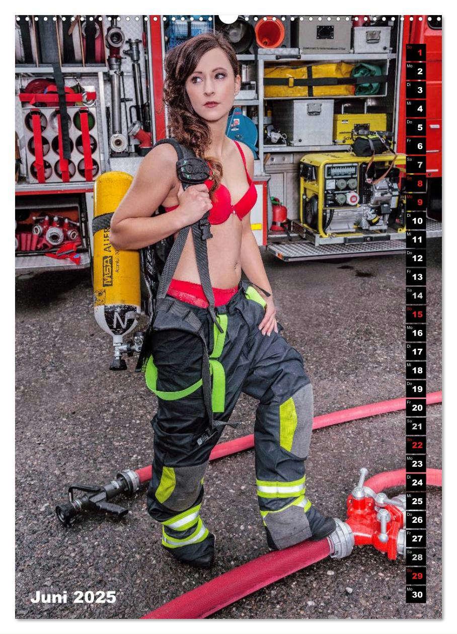 Bild: 9783457058015 | Feuerwehrkalender 2025 (Wandkalender 2025 DIN A2 hoch), CALVENDO...