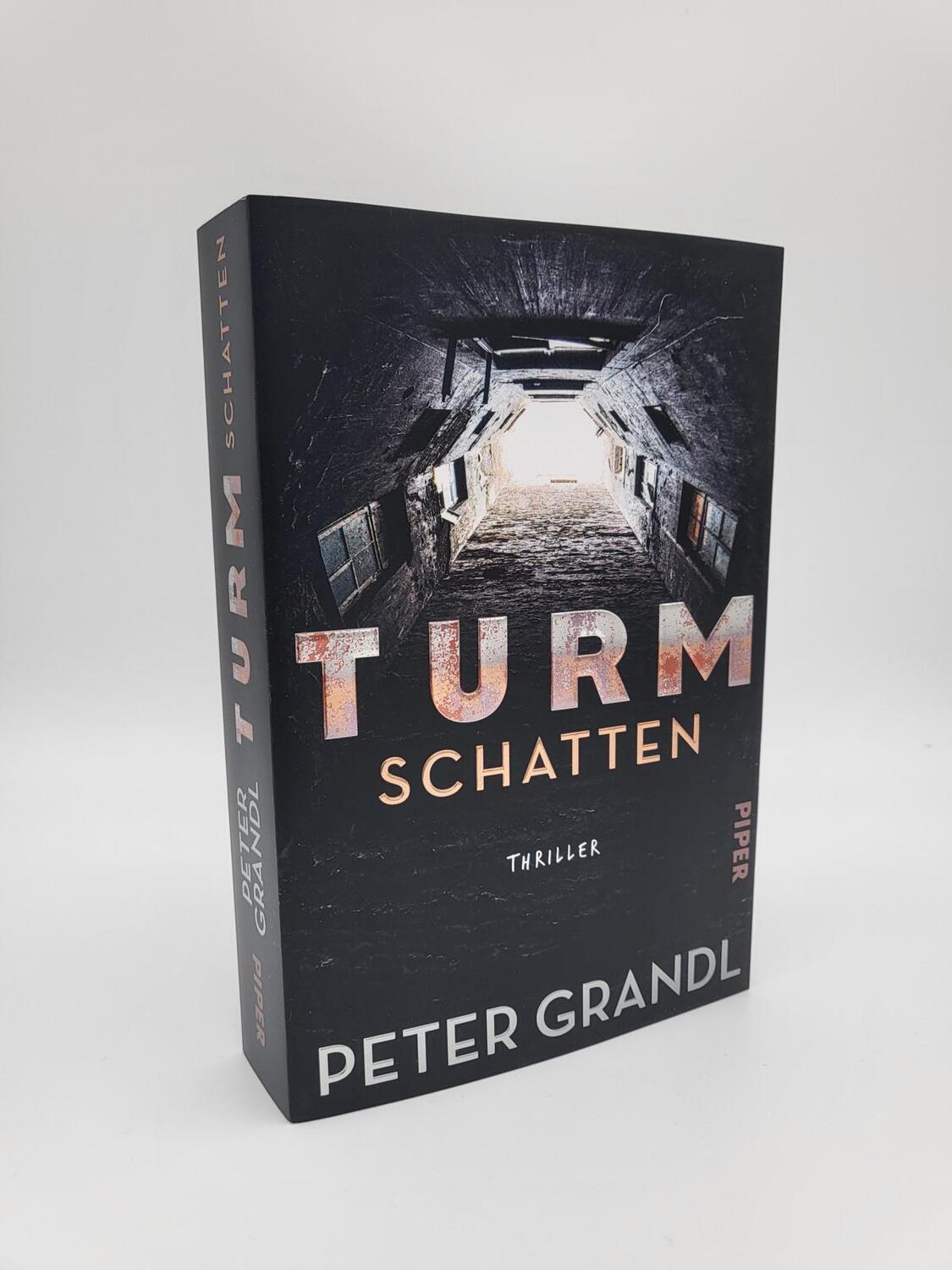 Bild: 9783492063210 | Turmschatten | Peter Grandl | Taschenbuch | Die Turm-Reihe | 592 S.