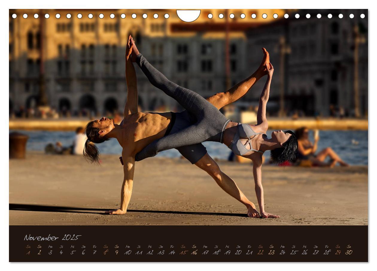 Bild: 9783435242795 | YogaPaare (Wandkalender 2025 DIN A4 quer), CALVENDO Monatskalender