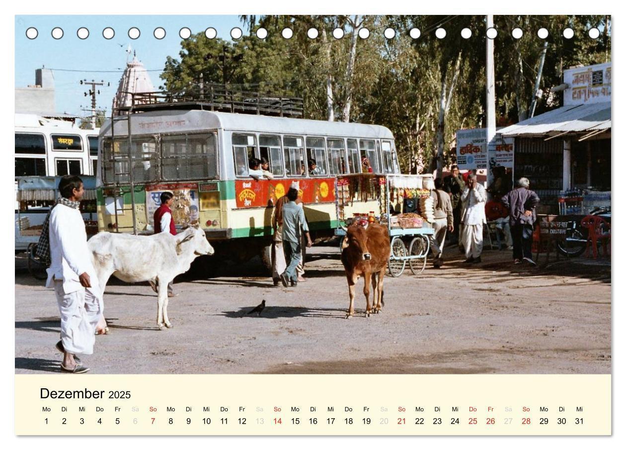 Bild: 9783435728114 | Alltagsleben in Indien (Tischkalender 2025 DIN A5 quer), CALVENDO...