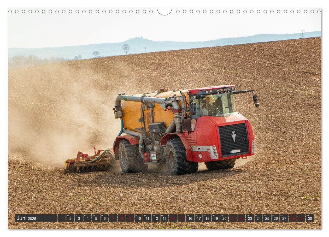 Bild: 9783383996160 | Landtechnik im Einsatz (Wandkalender 2025 DIN A3 quer), CALVENDO...