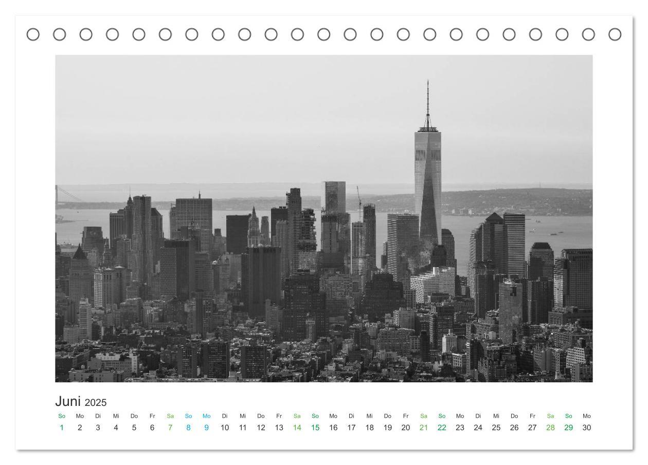 Bild: 9783435374489 | New York in schwarz weiss (Tischkalender 2025 DIN A5 quer),...