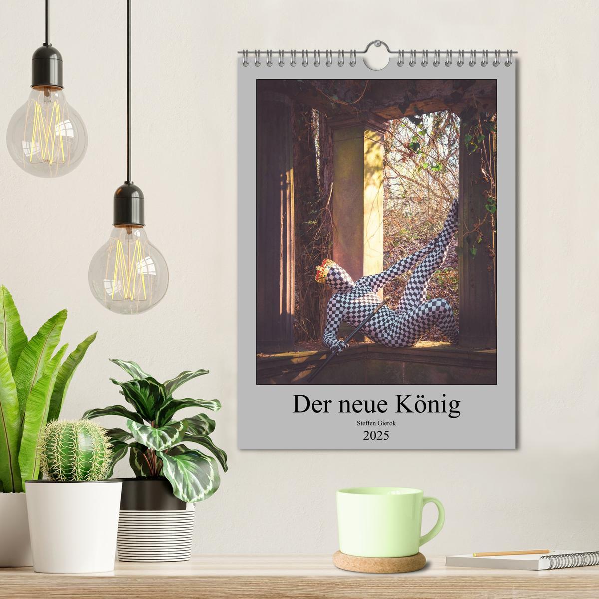 Bild: 9783435949069 | Der neue König (Wandkalender 2025 DIN A4 hoch), CALVENDO...