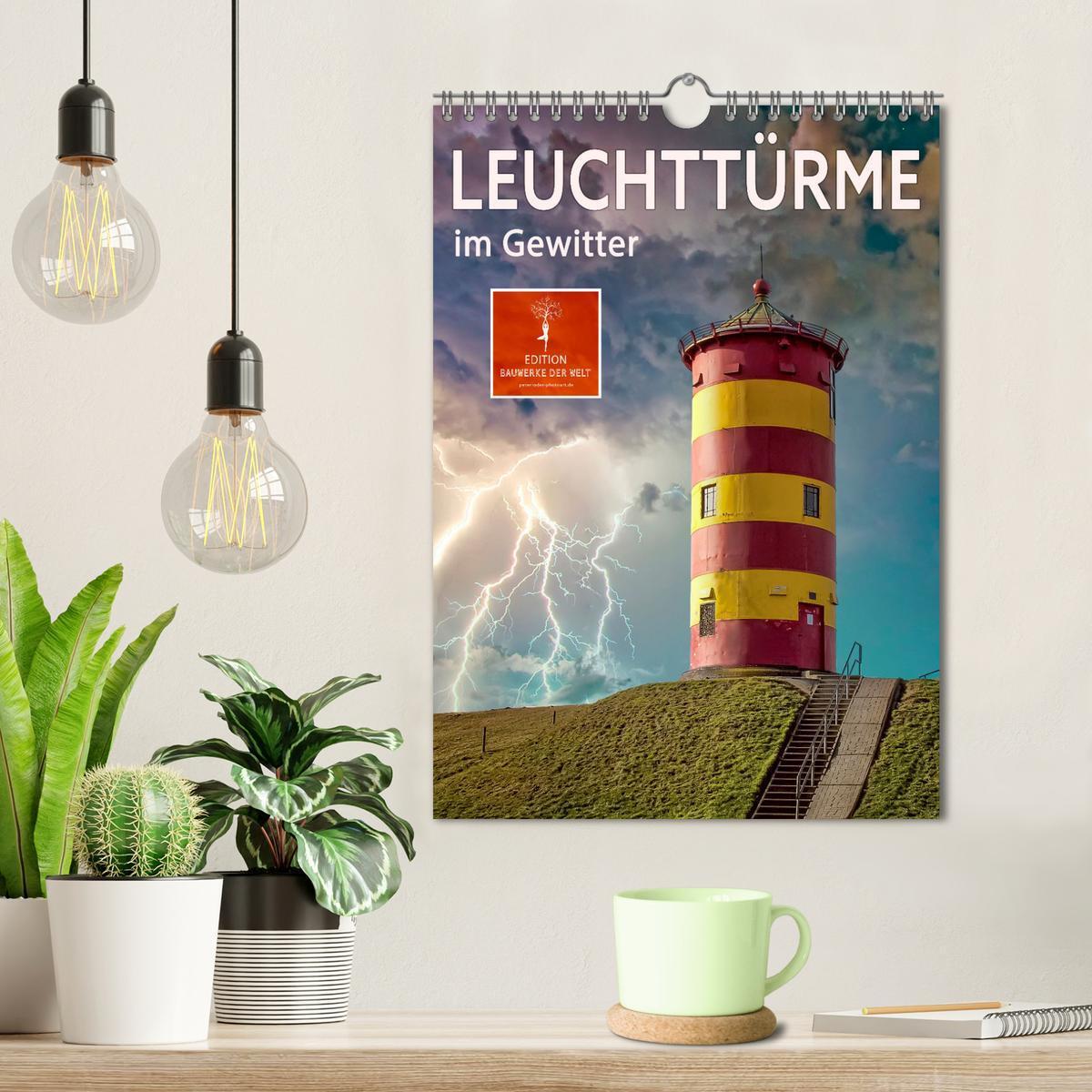 Bild: 9783435926893 | Leuchttürme im Gewitter (Wandkalender 2025 DIN A4 hoch), CALVENDO...