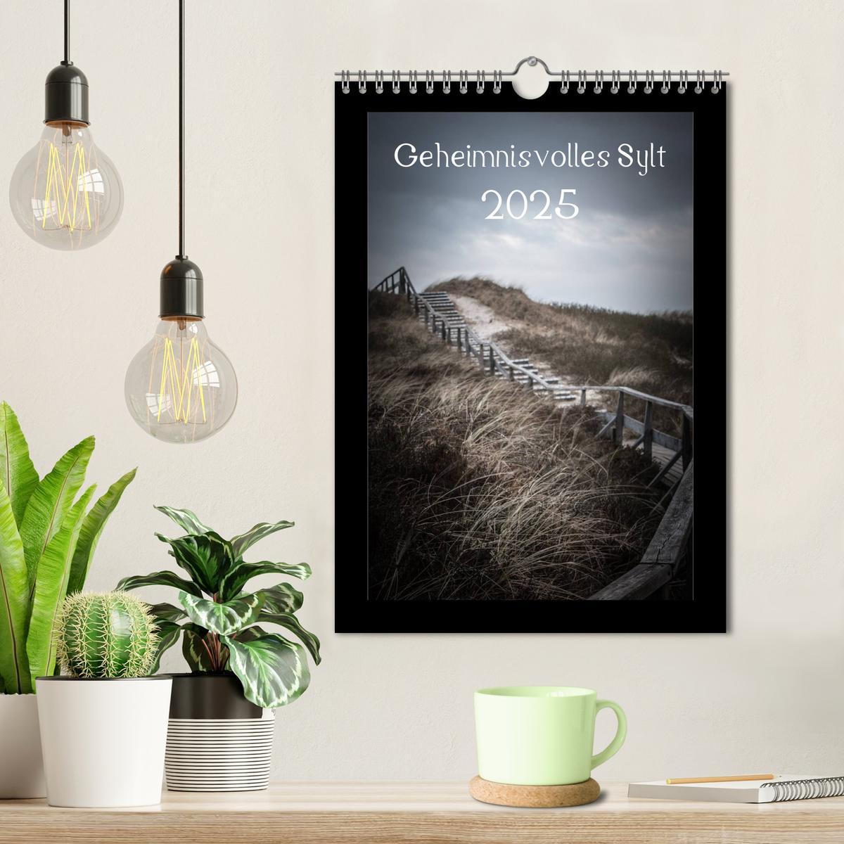 Bild: 9783457062784 | Geheimnisvolles Sylt 2025 (Wandkalender 2025 DIN A4 hoch), CALVENDO...