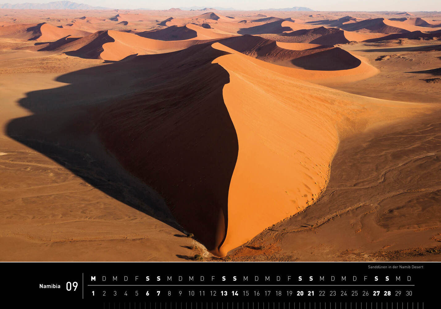 Bild: 9783968555201 | 360° Namibia Premiumkalender 2025 | Thomas Dreßler | Kalender | 13 S.