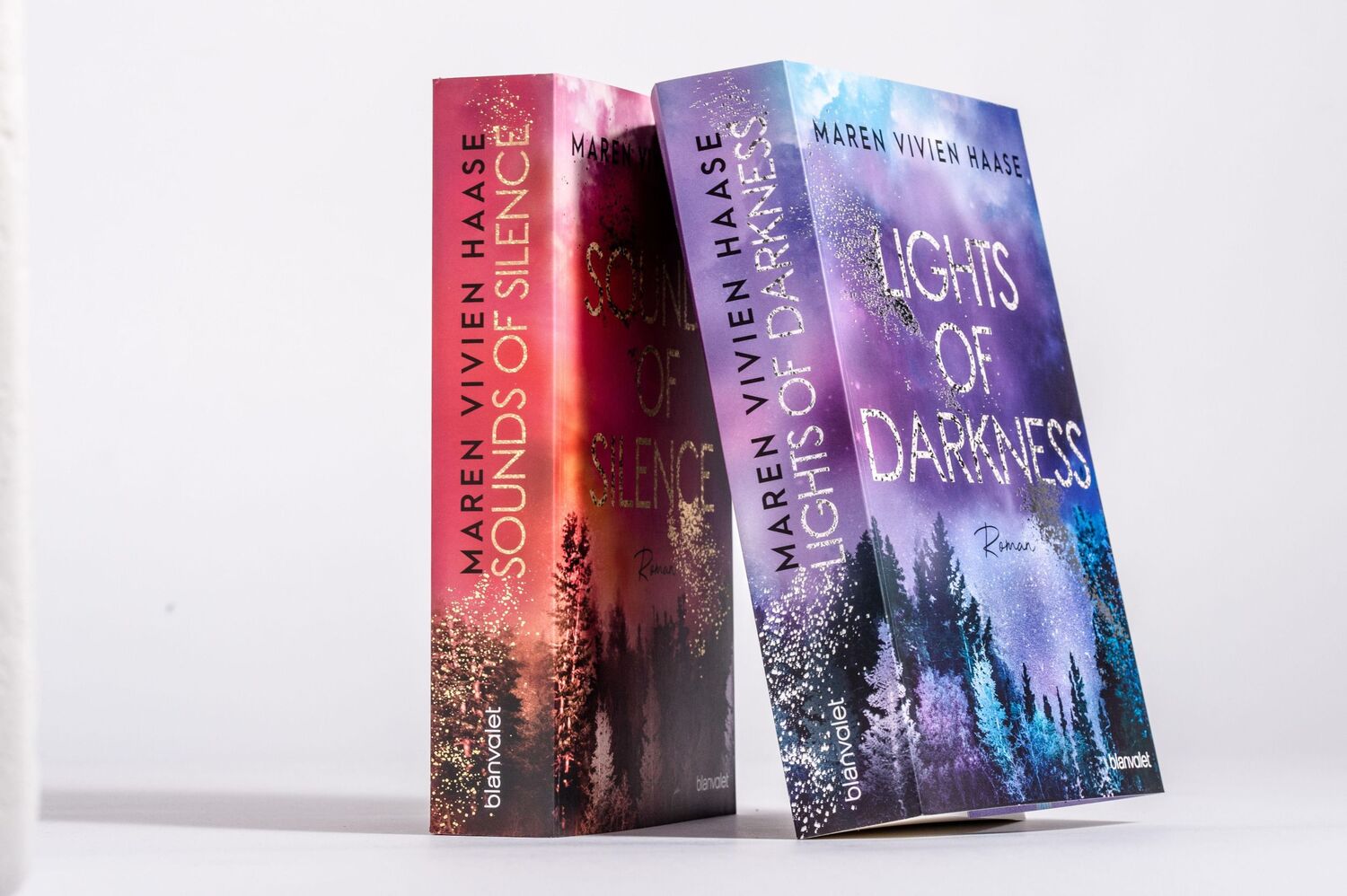 Bild: 9783734111631 | Lights of Darkness | Maren Vivien Haase | Taschenbuch | Golden Oaks