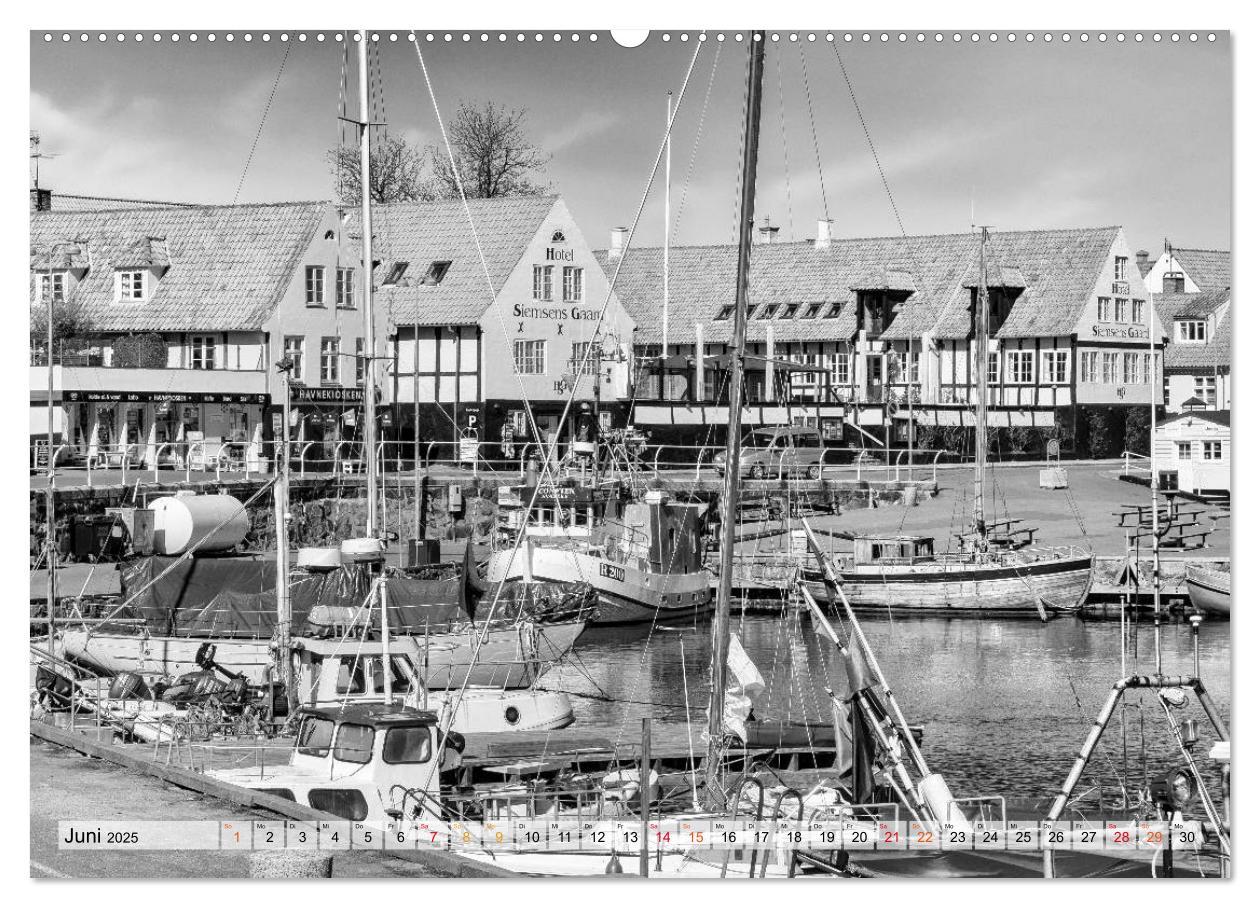 Bild: 9783435349173 | Bornholm black &amp; white (Wandkalender 2025 DIN A2 quer), CALVENDO...