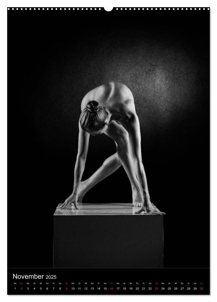 Bild: 9783435969883 | BODY SCULPTURE (Wandkalender 2025 DIN A2 hoch), CALVENDO...