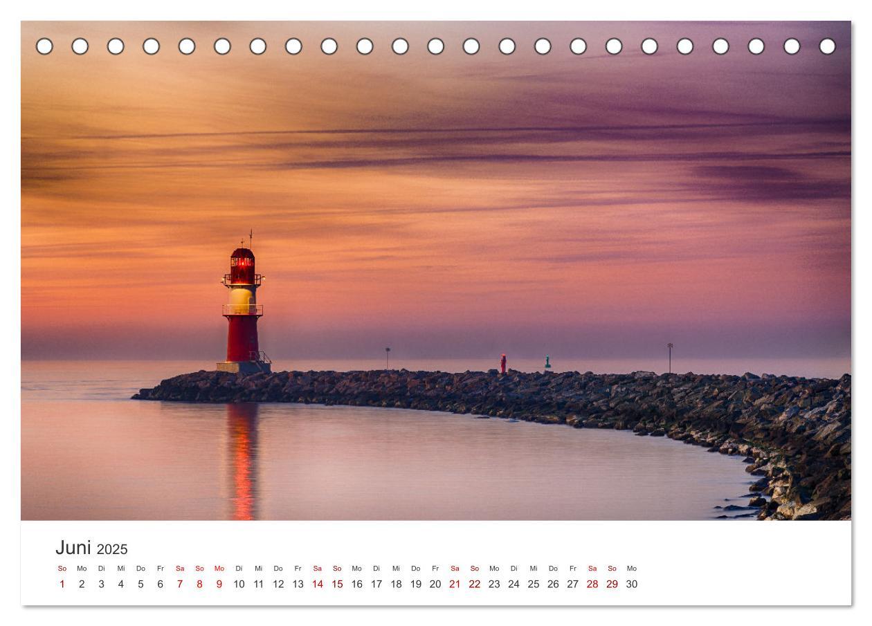 Bild: 9783435028641 | Warnemünde by Olaf Rehmert (Tischkalender 2025 DIN A5 quer),...