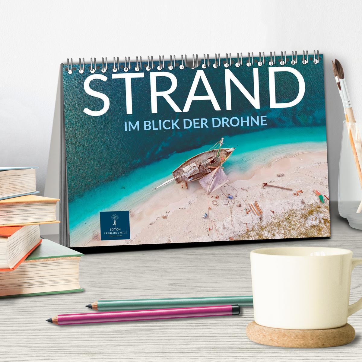 Bild: 9783435098613 | Strand im Blick der Drohne (Tischkalender 2025 DIN A5 quer),...