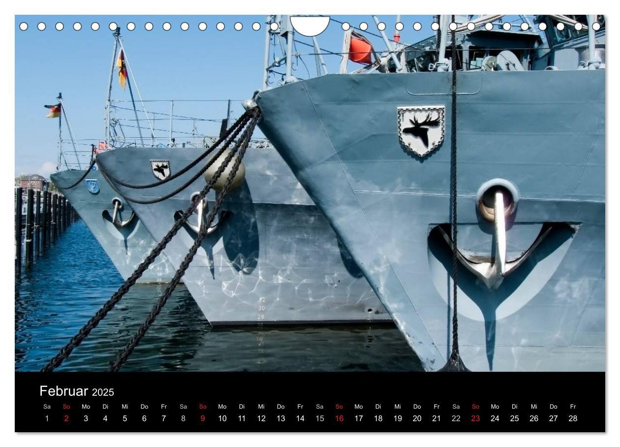 Bild: 9783435733583 | Marinestützpunkt Kiel (Wandkalender 2025 DIN A4 quer), CALVENDO...