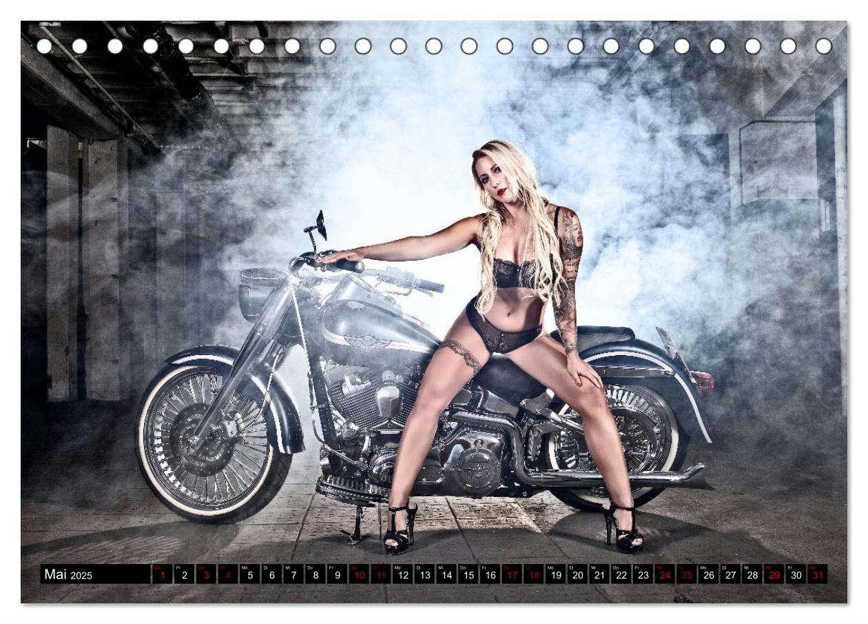 Bild: 9783435049479 | Motorräder und Sexy Girls (Tischkalender 2025 DIN A5 quer),...