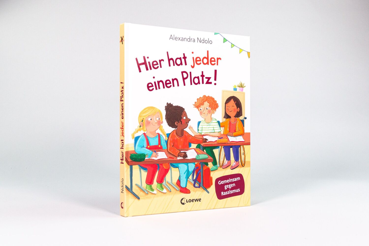 Bild: 9783743213456 | Hier hat jeder einen Platz! | Alexandra Ndolo | Buch | 96 S. | Deutsch