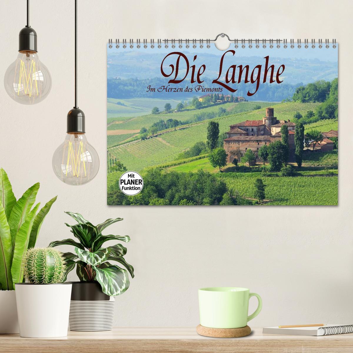 Bild: 9783435516629 | Die Langhe - Im Herzen des Piemonts (Wandkalender 2025 DIN A4...