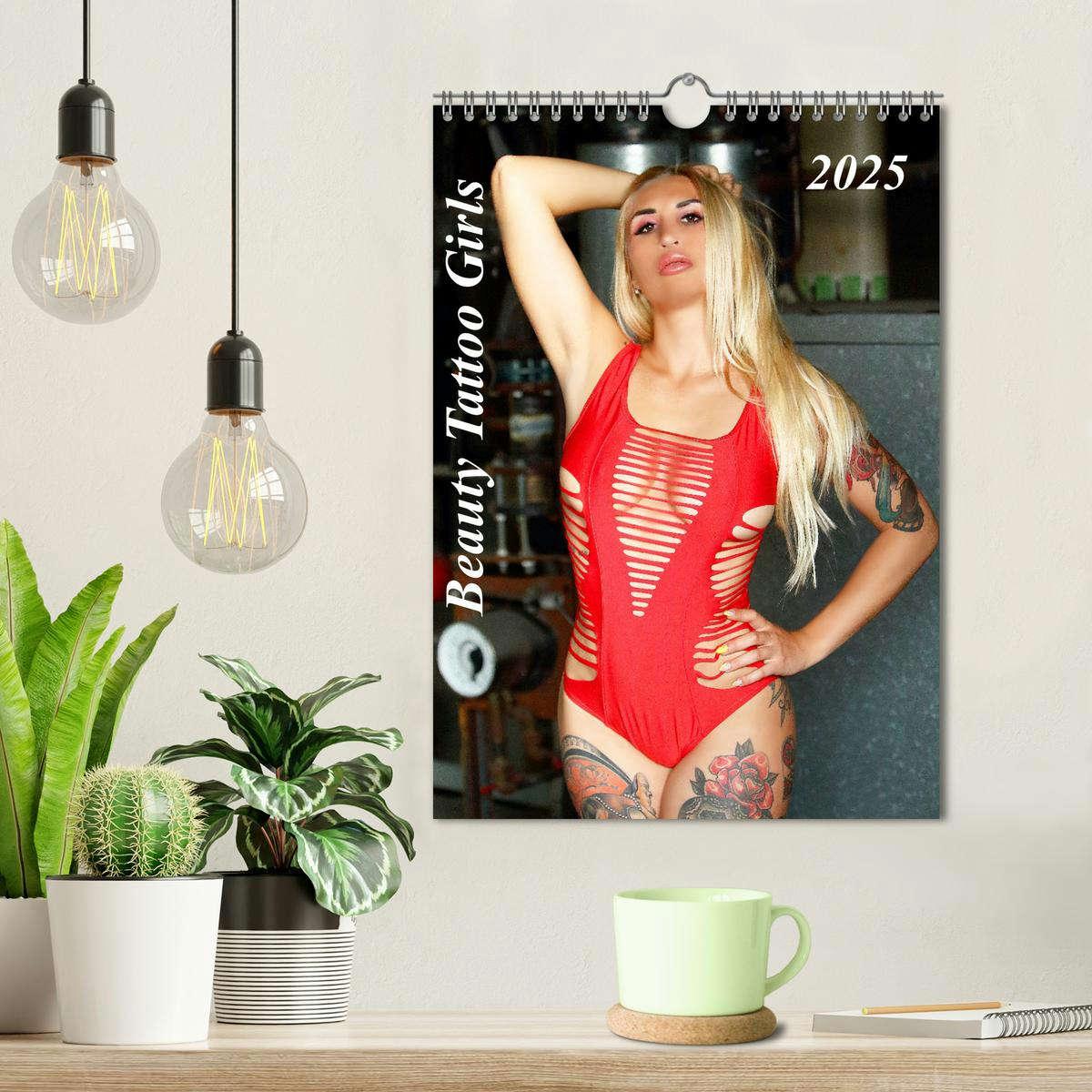 Bild: 9783435901395 | Beauty Tattoo Girls 2025 (Wandkalender 2025 DIN A4 hoch), CALVENDO...