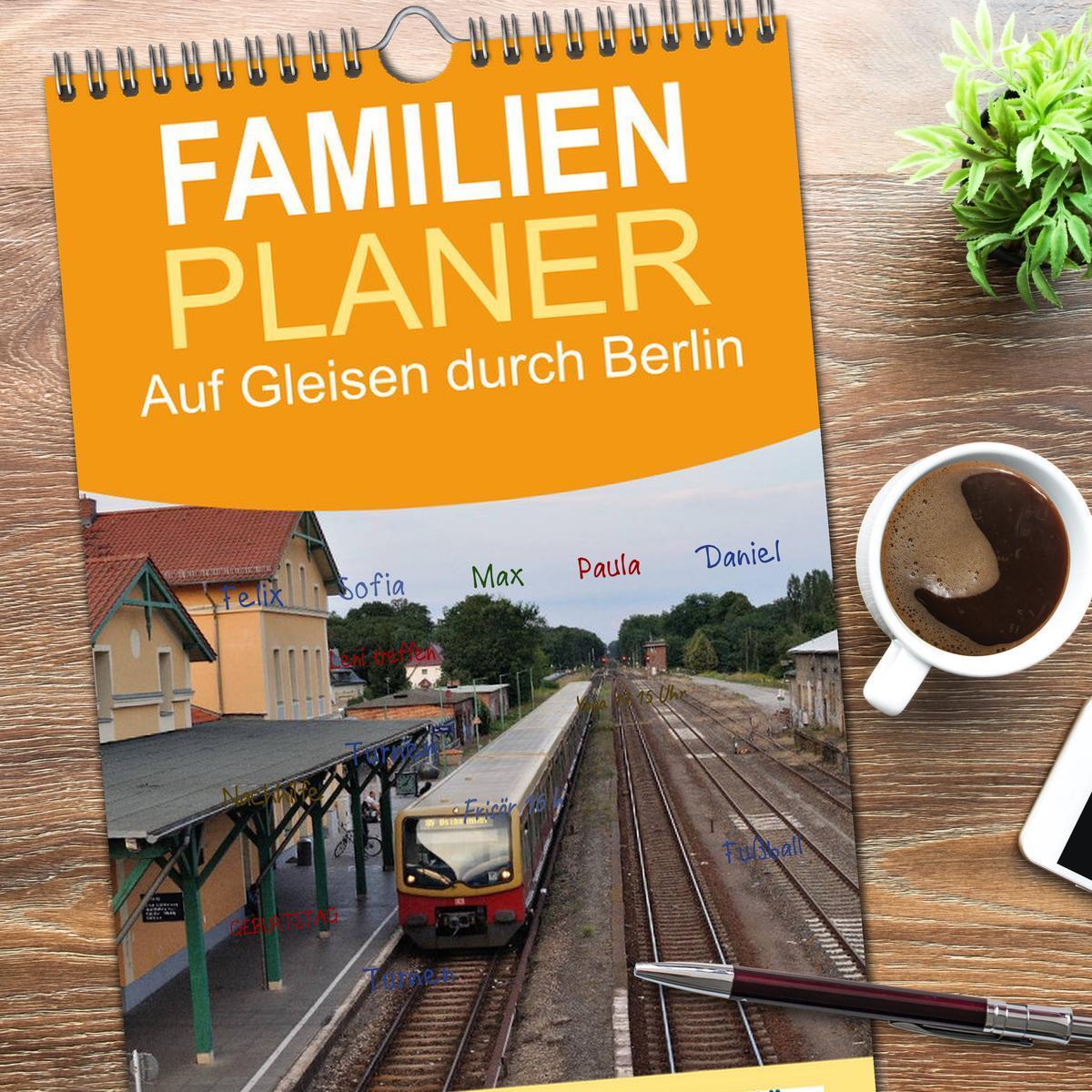 Bild: 9783457112748 | Familienplaner 2025 - Auf Gleisen durch Berlin mit 5 Spalten...