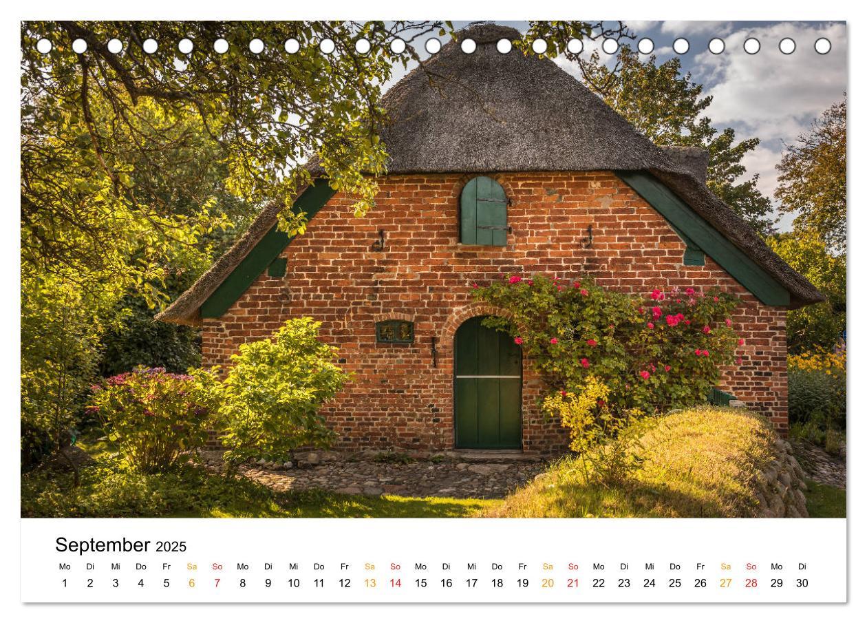 Bild: 9783435151011 | Sylter Friesenhäuser (Tischkalender 2025 DIN A5 quer), CALVENDO...