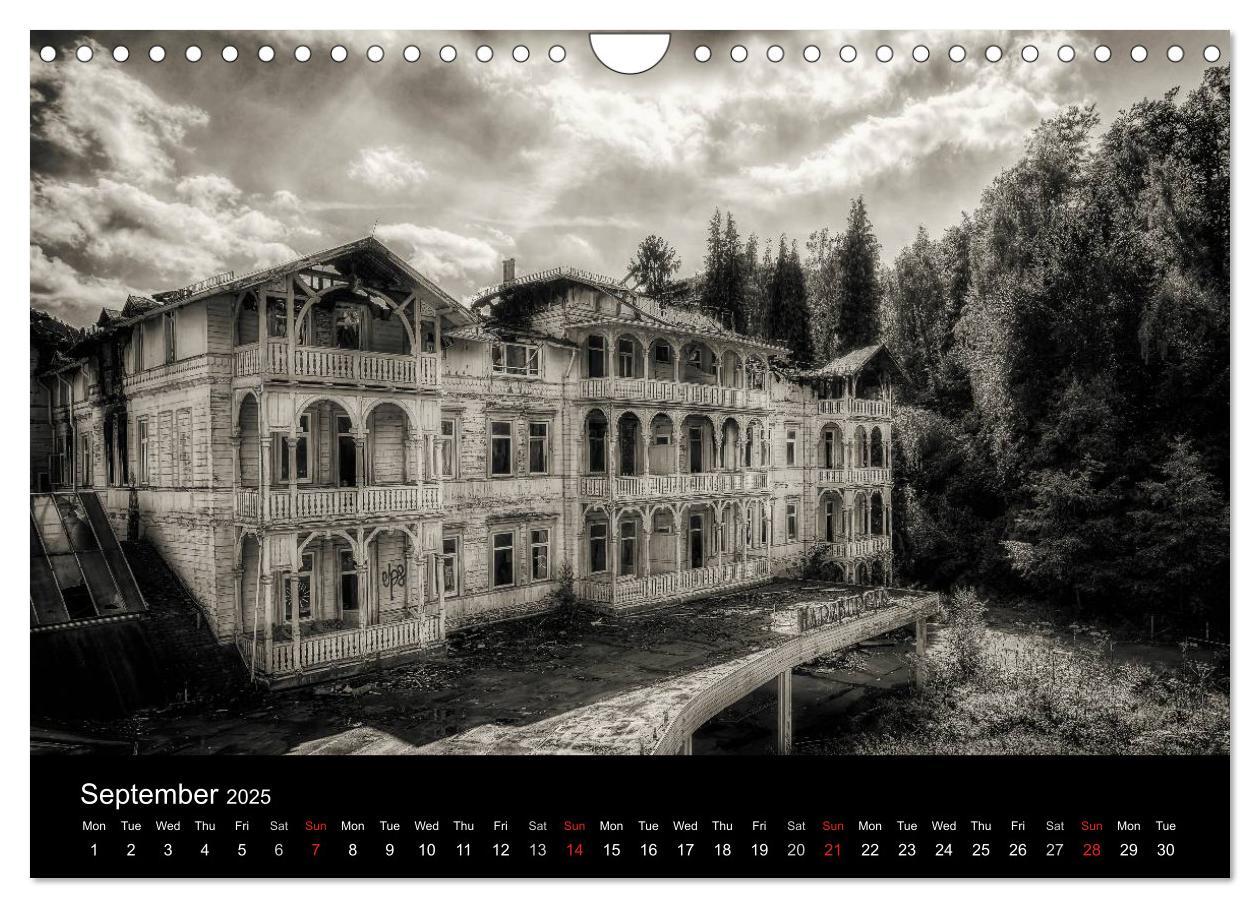 Bild: 9781325955794 | Abandoned Places Haunted Houses (Wall Calendar 2025 DIN A4...