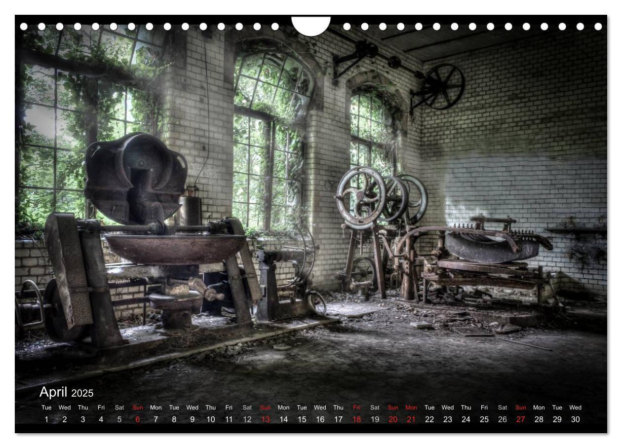 Bild: 9781325963348 | Lost Places HDR Beelitz II (Wall Calendar 2025 DIN A4 landscape),...