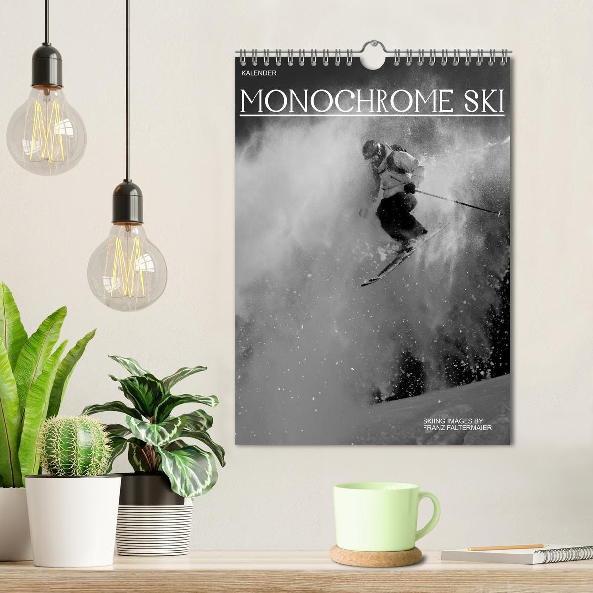 Bild: 9783457084670 | Monochrome Ski (Wandkalender 2025 DIN A4 hoch), CALVENDO...