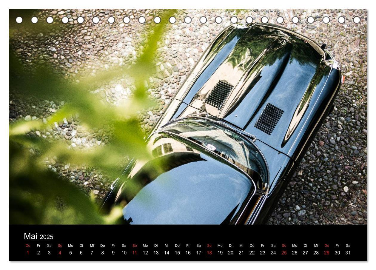 Bild: 9783435563036 | Jaguar E-Type 2025 (Tischkalender 2025 DIN A5 quer), CALVENDO...