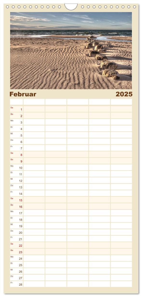 Bild: 9783457114490 | Familienplaner 2025 - Meine Ostsee mit 5 Spalten (Wandkalender, 21...