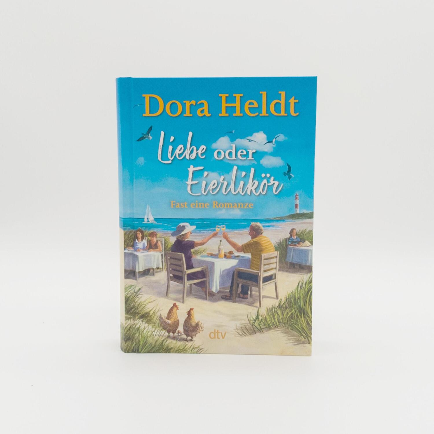 Bild: 9783423283373 | Liebe oder Eierlikör - Fast eine Romanze | Dora Heldt | Buch | 320 S.