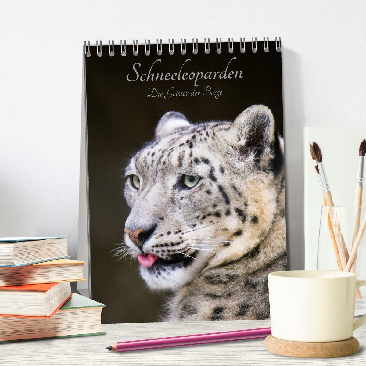 Bild: 9783435997770 | Schneeleoparden - Die Geister der Berge (Tischkalender 2025 DIN A5...