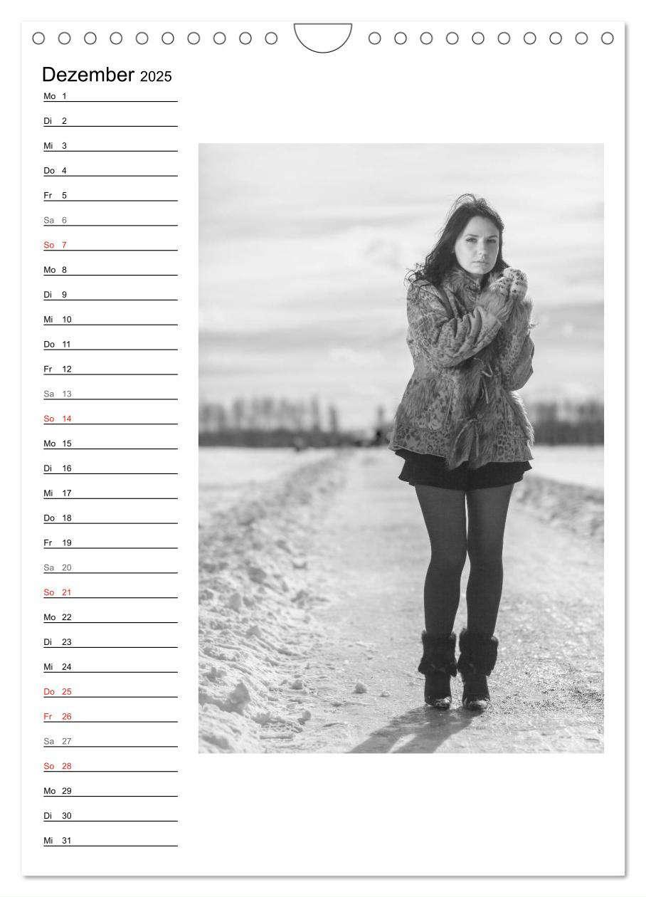 Bild: 9783457030271 | Mode in schwarz und weiß (Wandkalender 2025 DIN A4 hoch), CALVENDO...