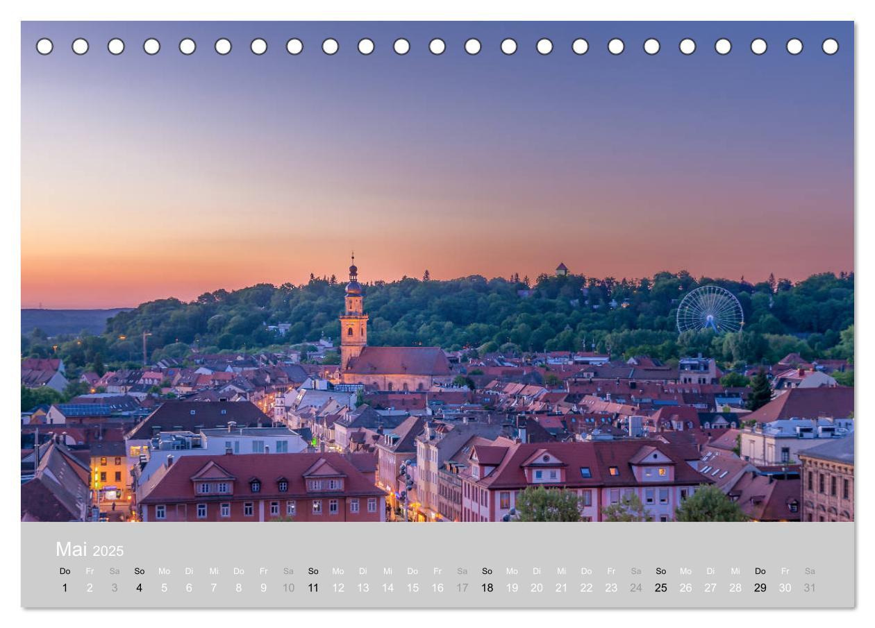 Bild: 9783435454044 | Hugenottenstadt Erlangen 2025 (Tischkalender 2025 DIN A5 quer),...