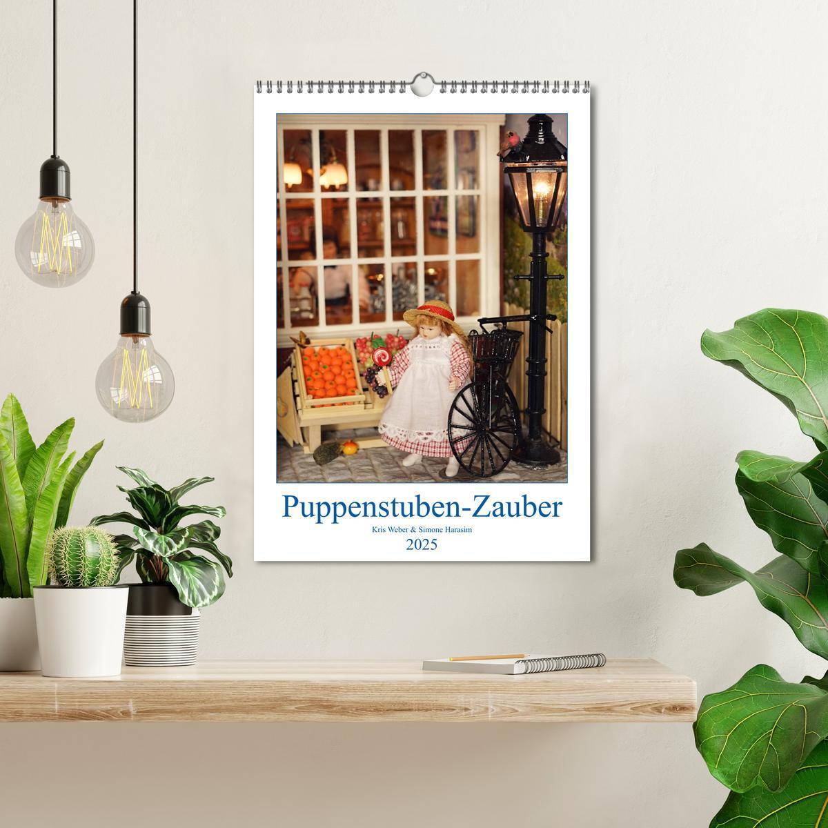 Bild: 9783457008133 | Puppenstuben-Zauber (Wandkalender 2025 DIN A3 hoch), CALVENDO...