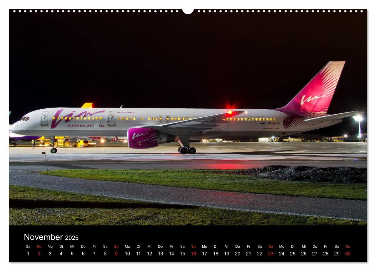 Bild: 9783435742073 | Flugzeuge bei Nacht (Wandkalender 2025 DIN A2 quer), CALVENDO...